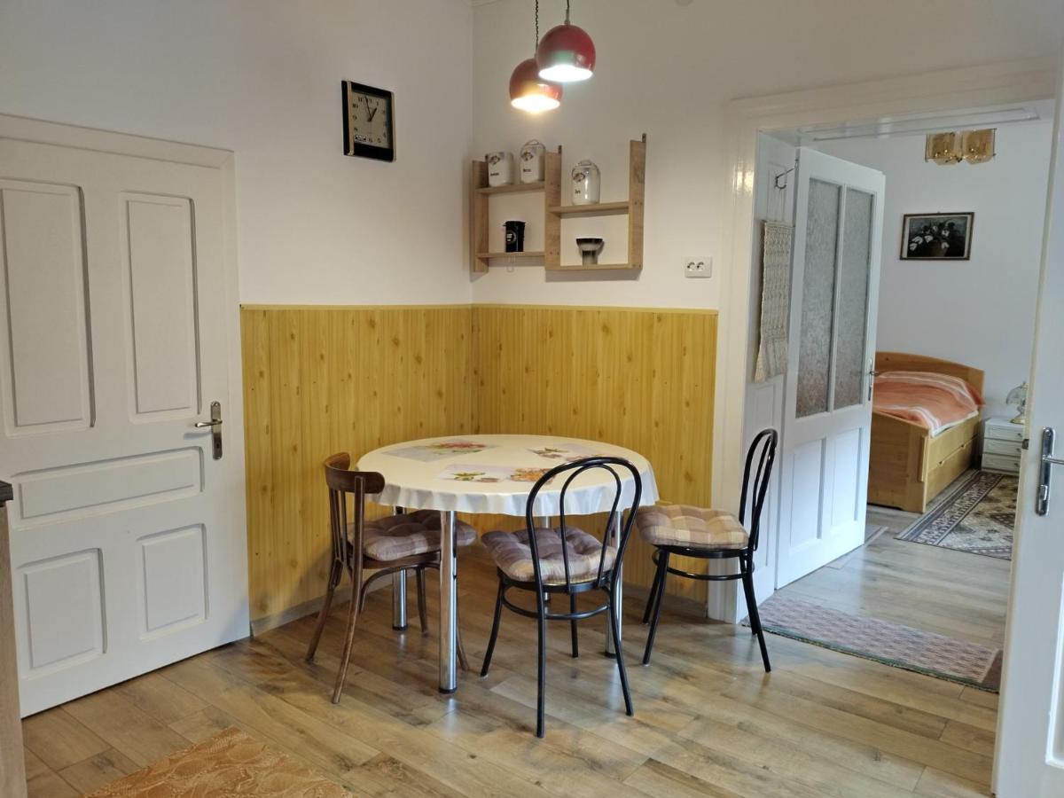 Apartament Zadora Haus Săcele Zewnętrze zdjęcie