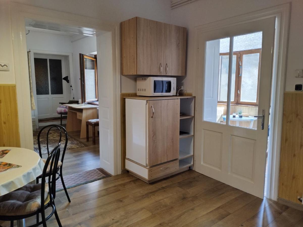 Apartament Zadora Haus Săcele Zewnętrze zdjęcie