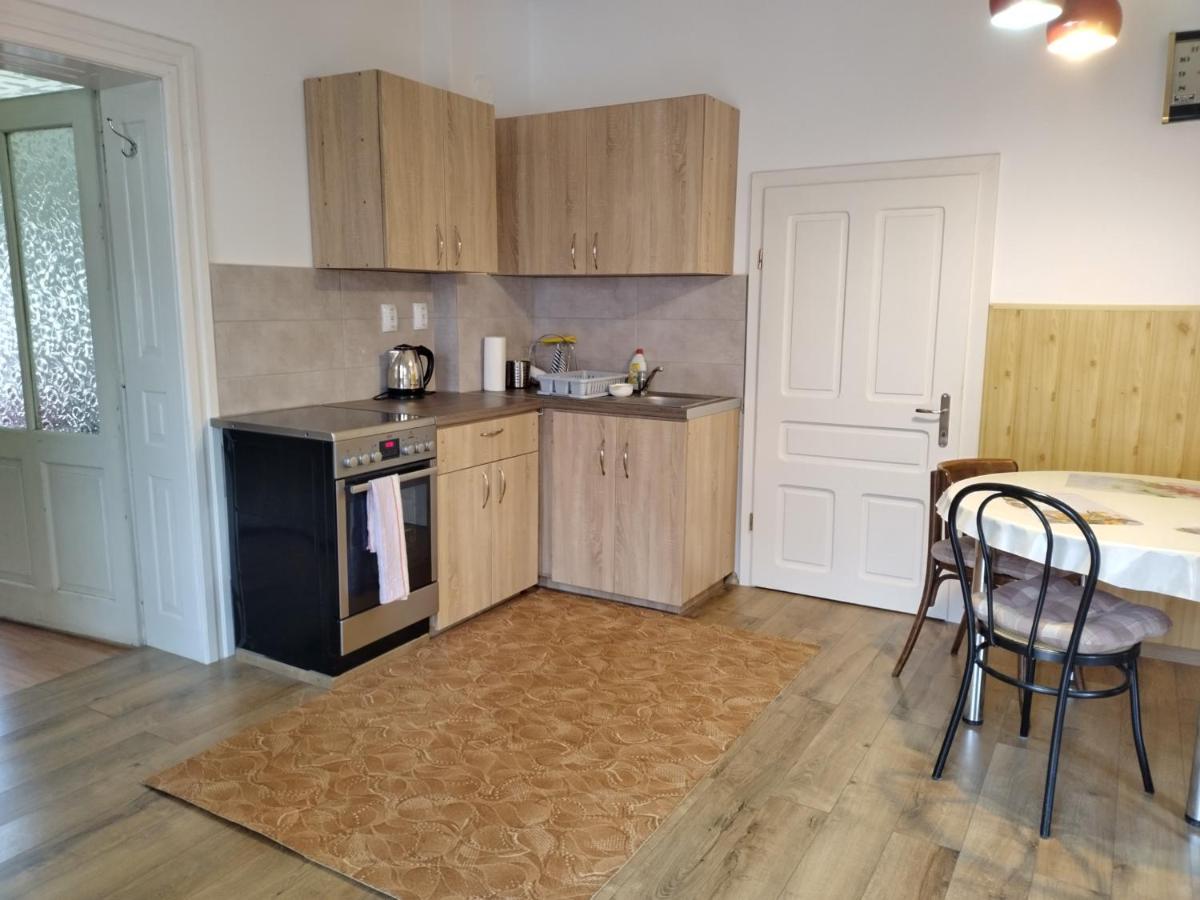 Apartament Zadora Haus Săcele Zewnętrze zdjęcie